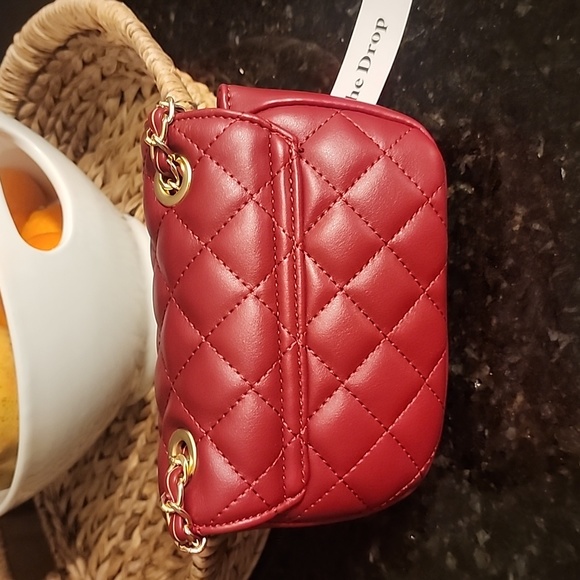 Red quilted bag - Picture 3 of 4